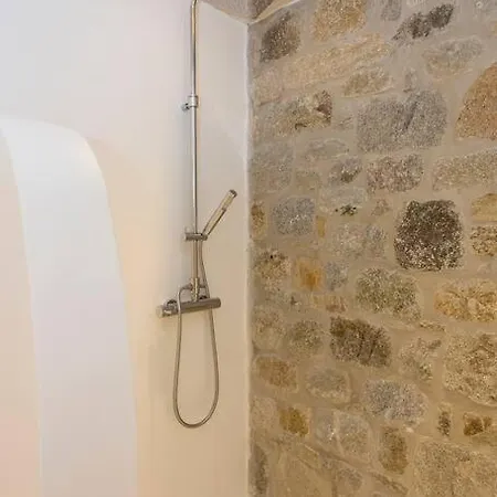 Kymothea, Agios Lazaros